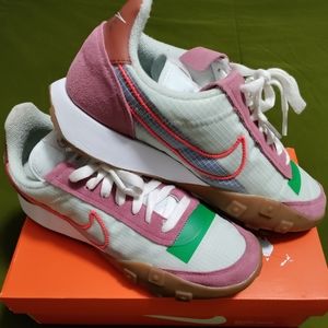 Women's Nike Waffle Racer 2X in size 11